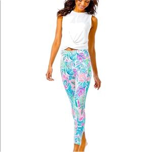 NWOT Lilly Pulitzer Luxletic High Rise Midi Legging Toucan Do it Better Large